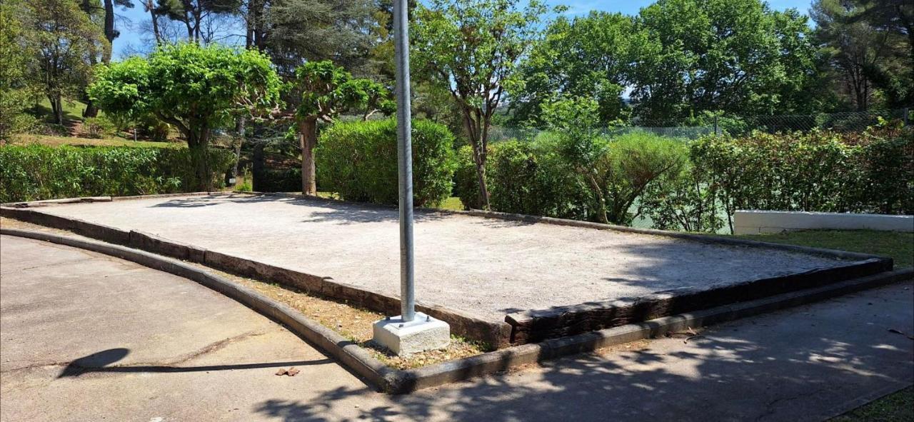 Charmant Appartement Avec Terrasse, Jardin Privatif Et Piscine A Cannes Exterior photo
