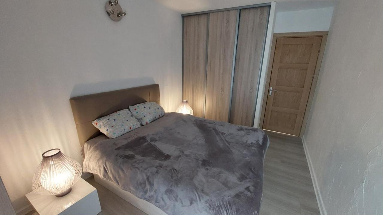 Charmant Appartement Avec Terrasse, Jardin Privatif Et Piscine A Cannes Exterior photo