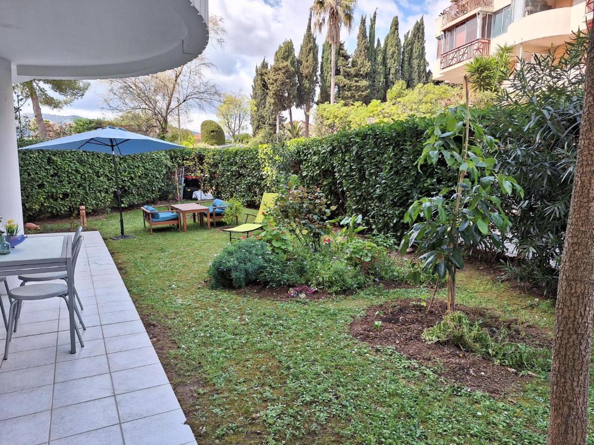 Charmant Appartement Avec Terrasse, Jardin Privatif Et Piscine A Cannes Exterior photo