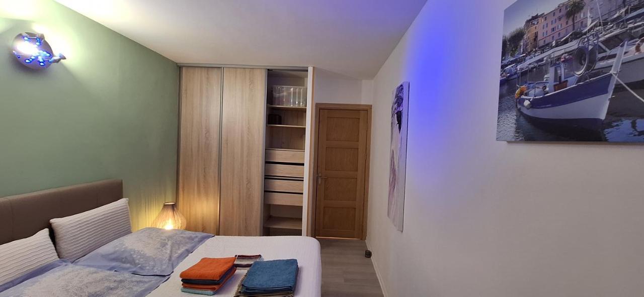Charmant Appartement Avec Terrasse, Jardin Privatif Et Piscine A Cannes Exterior photo